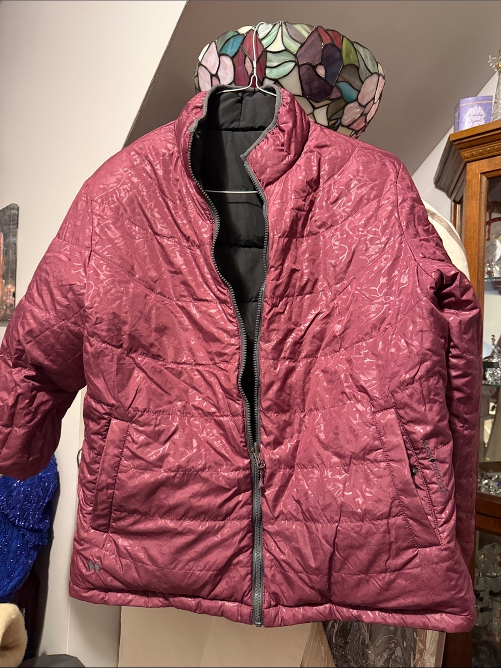 Black Diamond Women’s Quilted Puffer Jacket - Wine reversible